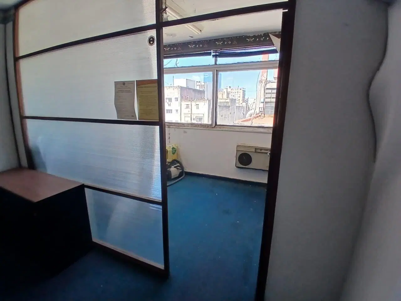 Oficina en venta de 2 despachos en San Nicolas, Piso alto !PERMUTA !! 3