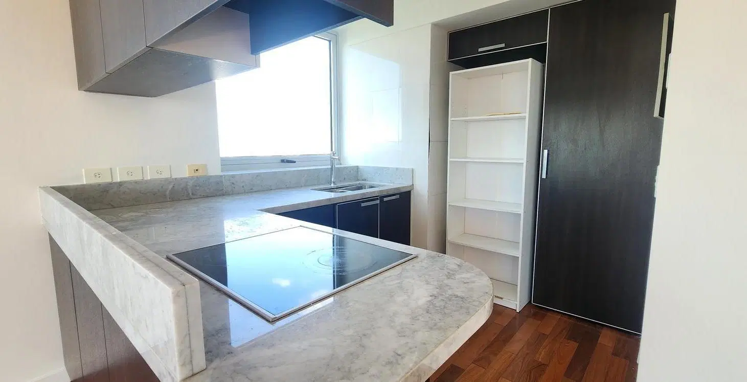 Departamento en Venta de 2 Ambientes en Puerto Madero, Torres del Yacht Piso alto !! 4