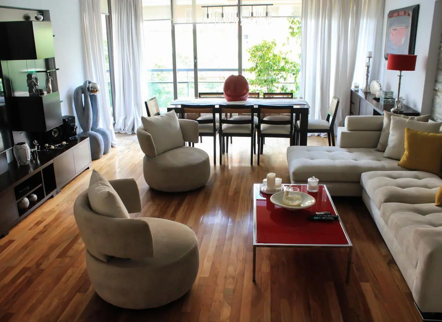 Departamento cuatro ambientes amoblado con cochera en Puerto Madero. Impecable estado 1