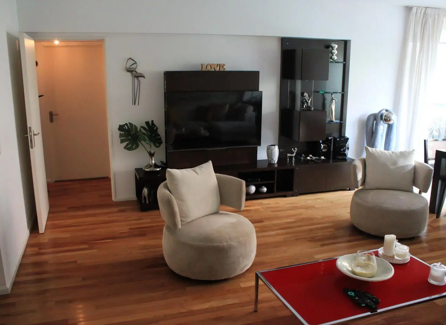 Departamento cuatro ambientes amoblado con cochera en Puerto Madero. Impecable estado 4