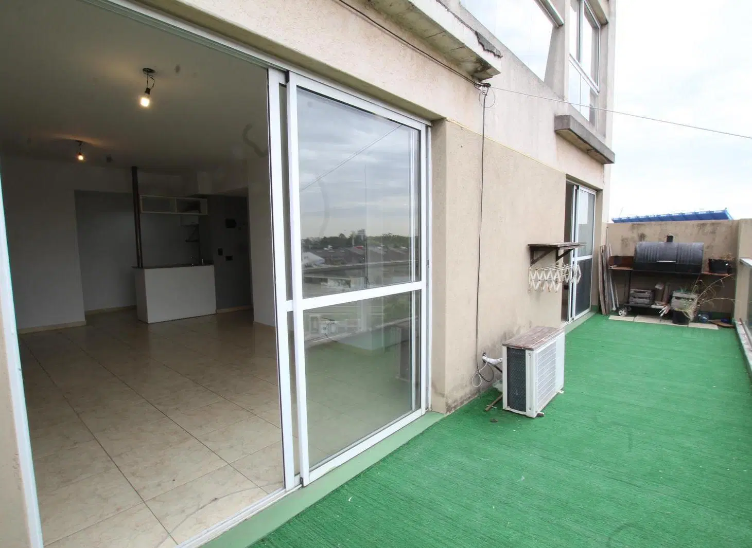 Departamento en Venta de 2 ambientes en Liniers con cochera y vista abierta!! Apto Crédito ! 5