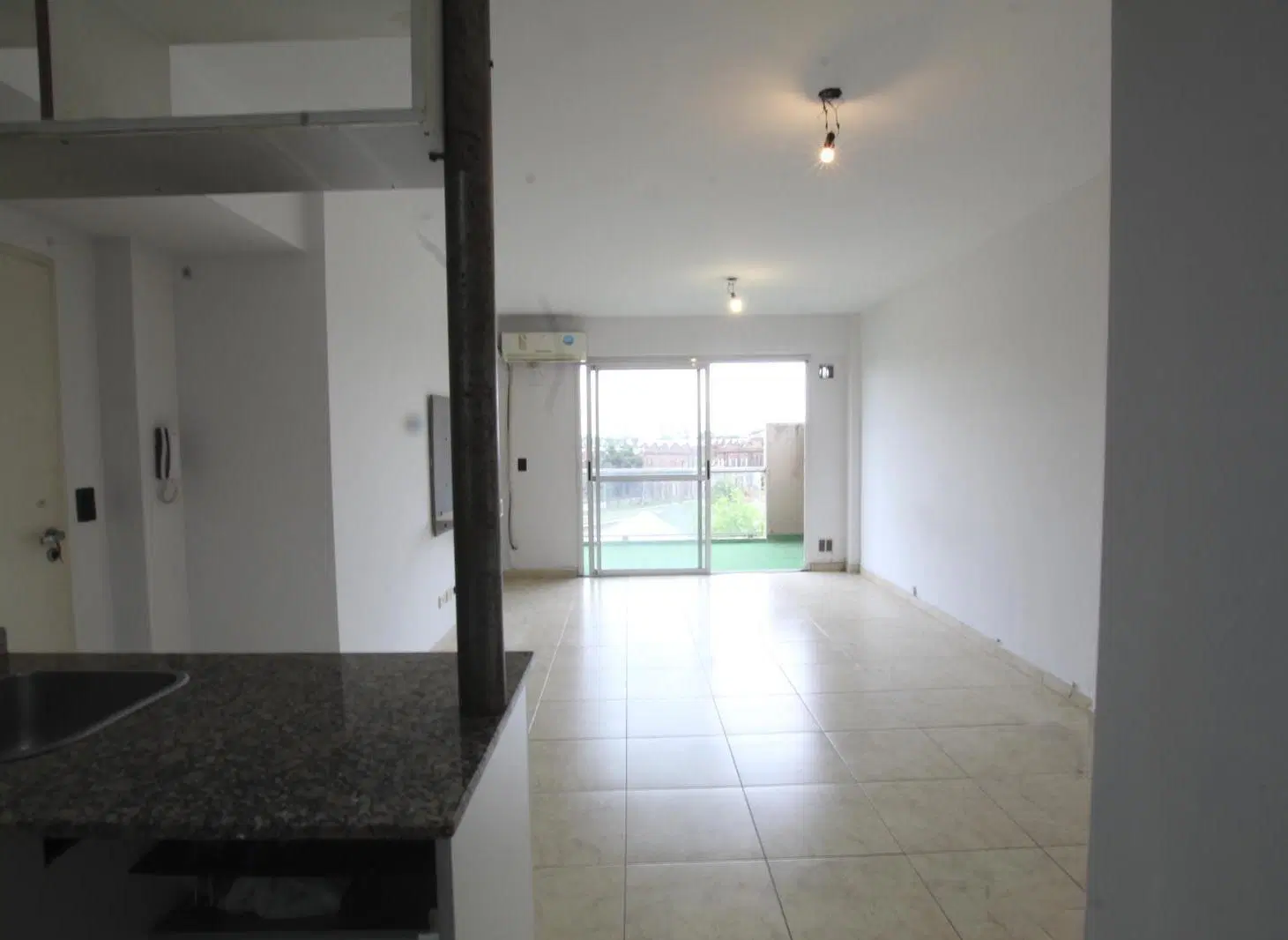 Departamento en Venta de 2 ambientes en Liniers con cochera y vista abierta!! Apto Crédito ! 3
