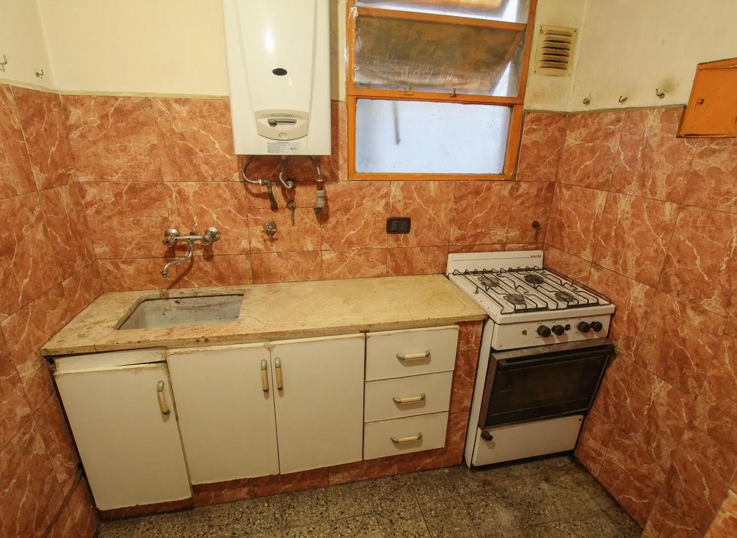 Departamento en Venta de 2 ambientes en Floresta a Refaccionar, Buena ubicación! Apto Crédito 4