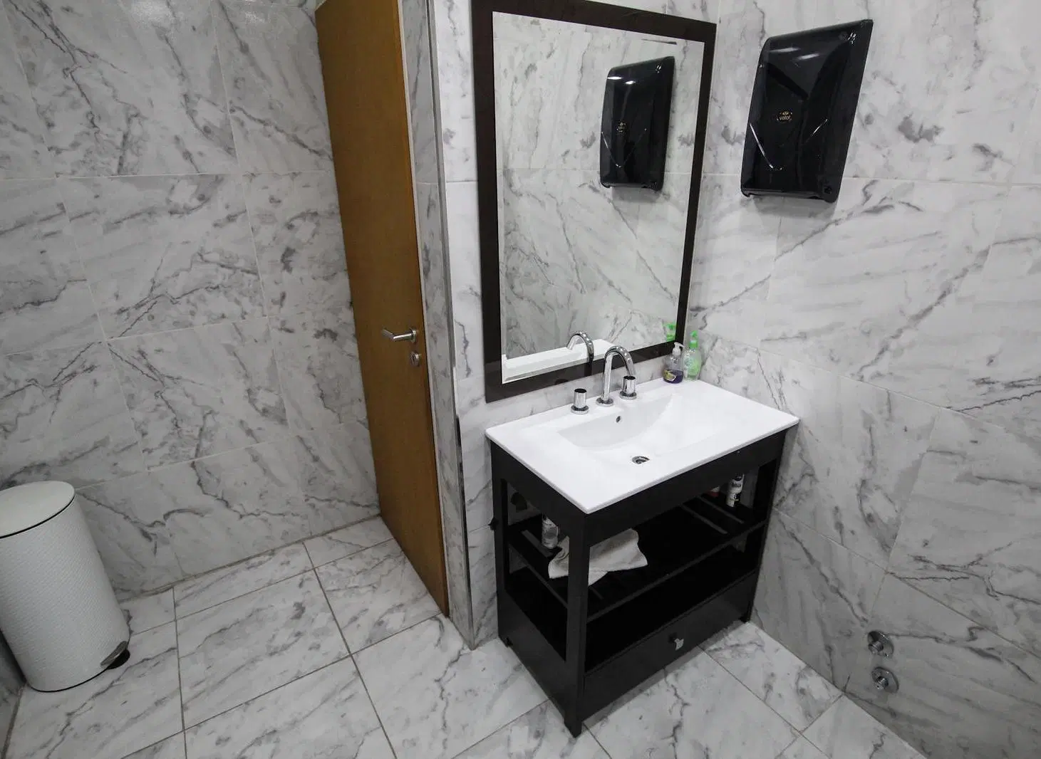 Edificio Comercial en Venta de 2 Plantas   Azotea mas Local y Deposito en Parque Patricios!!! 3