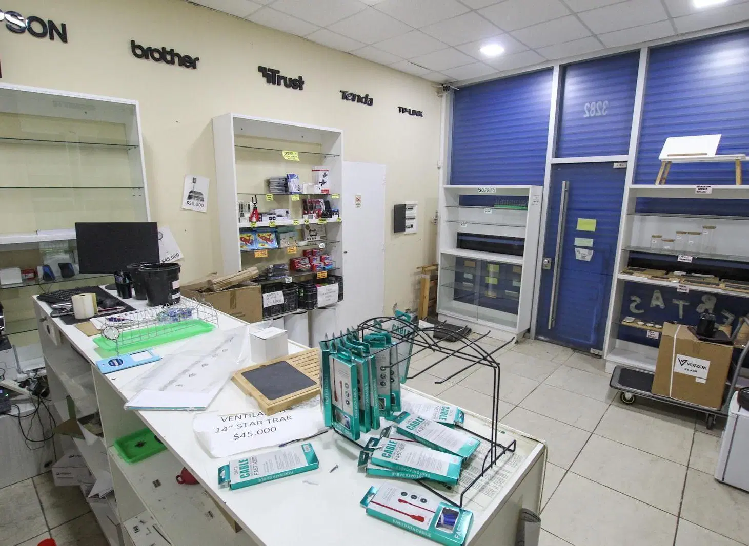 Edificio Comercial en Venta de 2 Plantas   Azotea mas Local y Deposito en Parque Patricios!!! 5