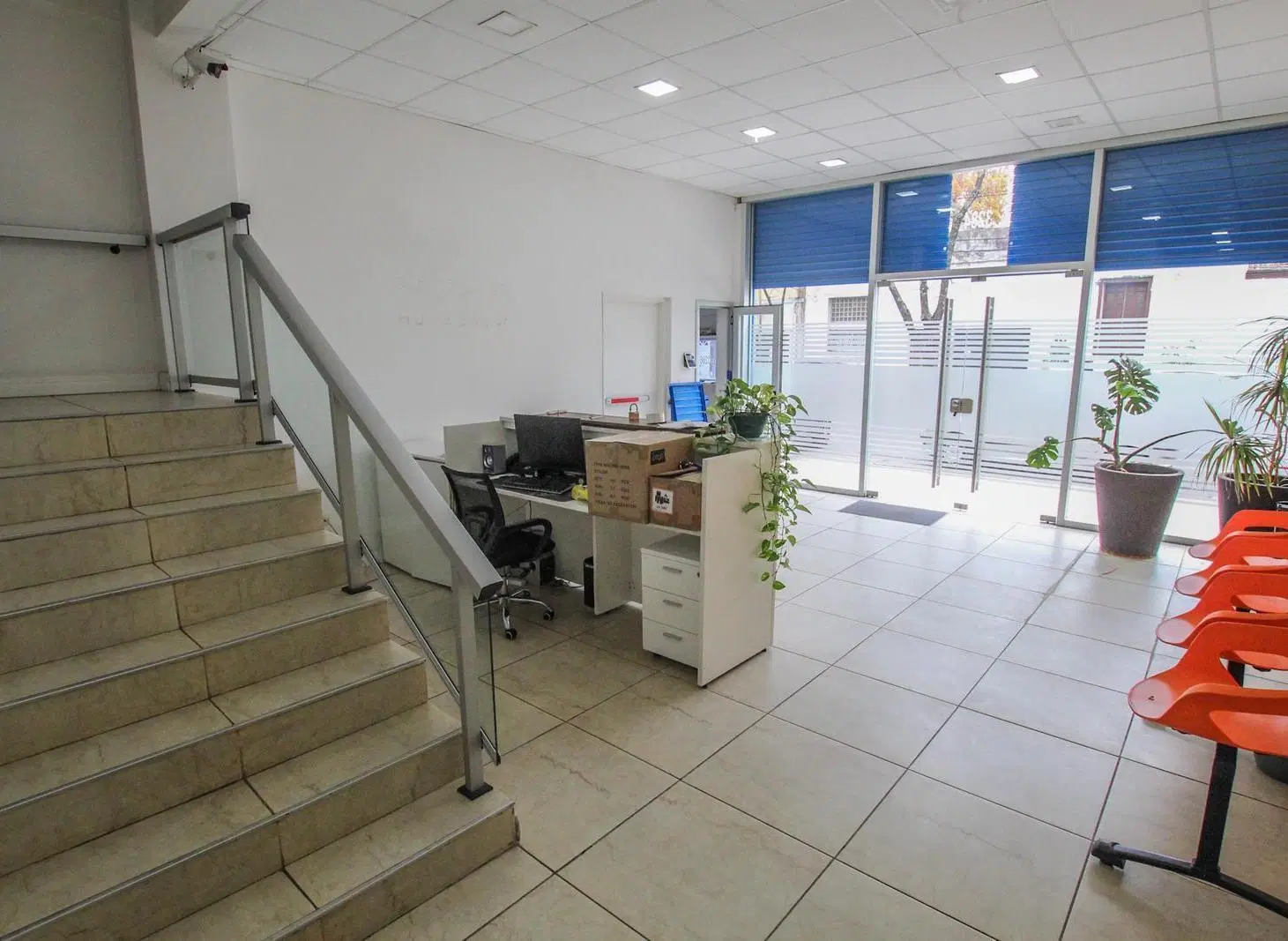 Edificio Comercial en Venta de 2 Plantas   Azotea mas Local y Deposito en Parque Patricios!!! 4