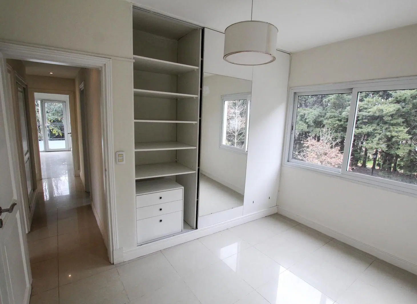 Casa en Venta de 4 ambientes en 2 plantas en Solar del Bosque Canning!!! con Piscina 5