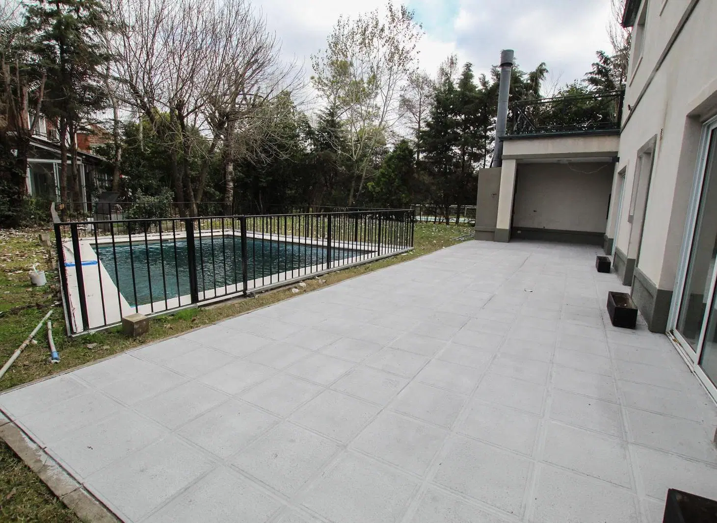 Casa en Venta de 4 ambientes en 2 plantas en Solar del Bosque Canning!!! con Piscina 4