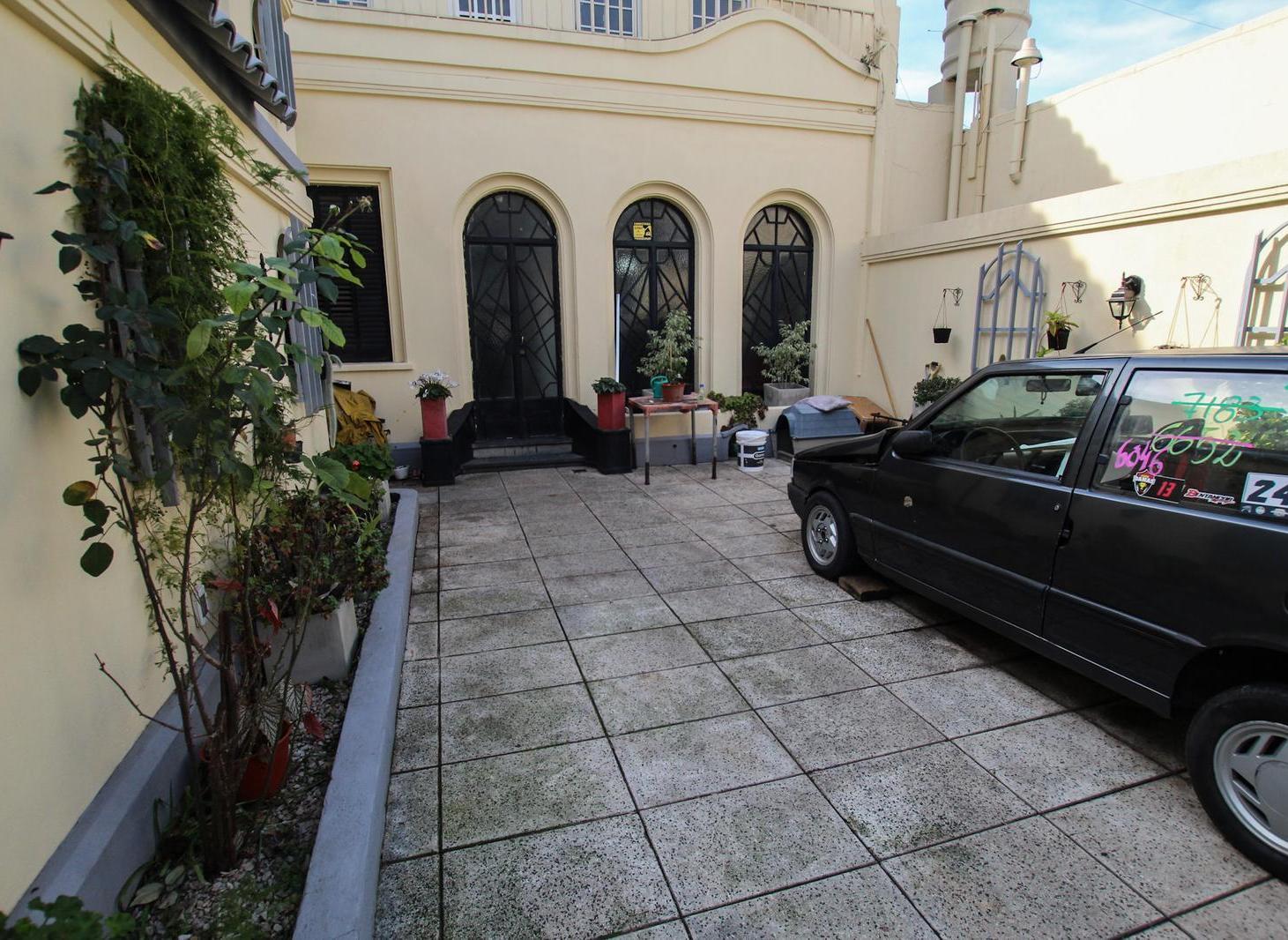 Foto de Casa 4 ambientes con cochera, enventa, muy bien ubicada en Villa del, imagen 2