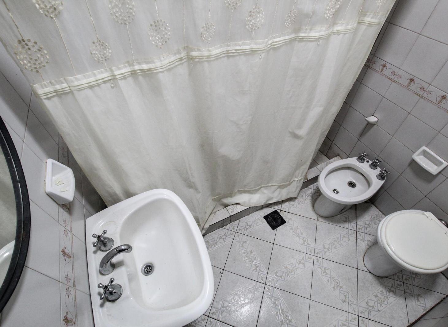Foto de Casa 4 ambientes con cochera, enventa, muy bien ubicada en Villa del, imagen 3