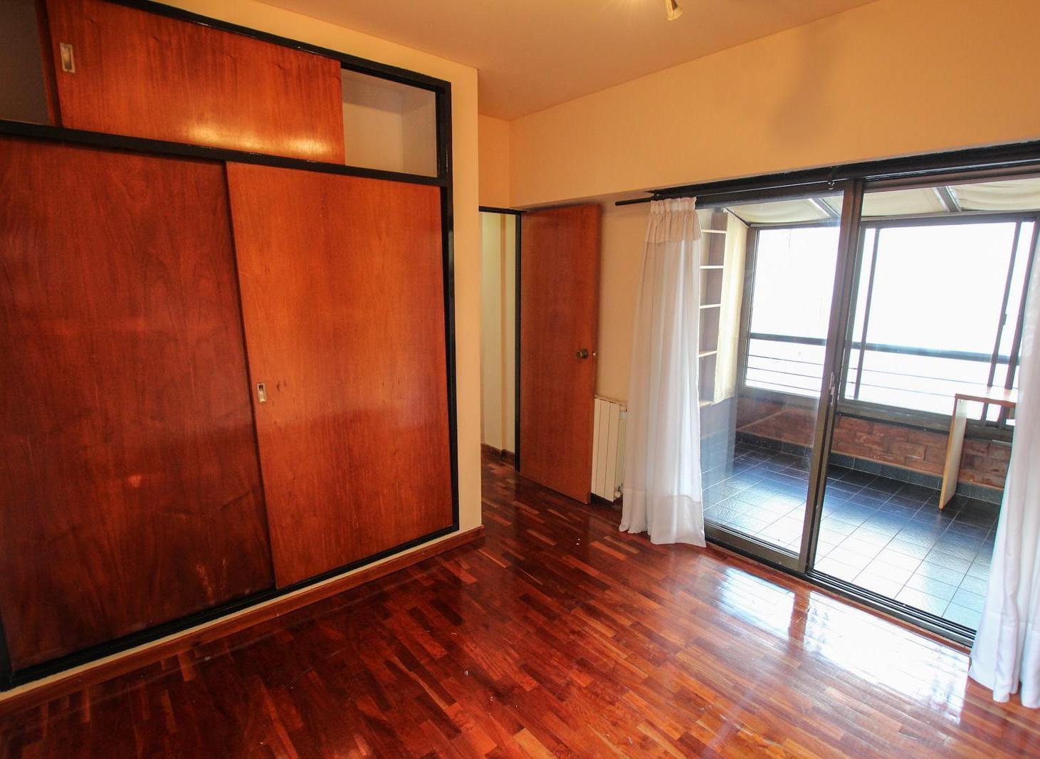 Foto de Duplex de 3 ambientes mas escritorio con cochera ,en Belgrano, Apto, imagen 4