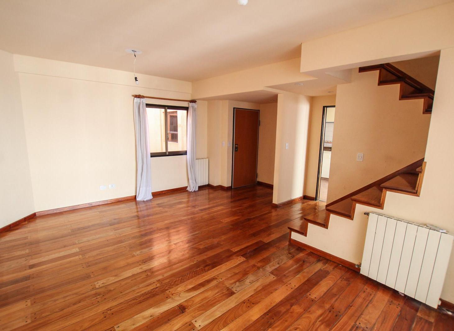 Foto de Duplex de 3 ambientes mas escritorio con cochera ,en Belgrano, Apto, imagen 1
