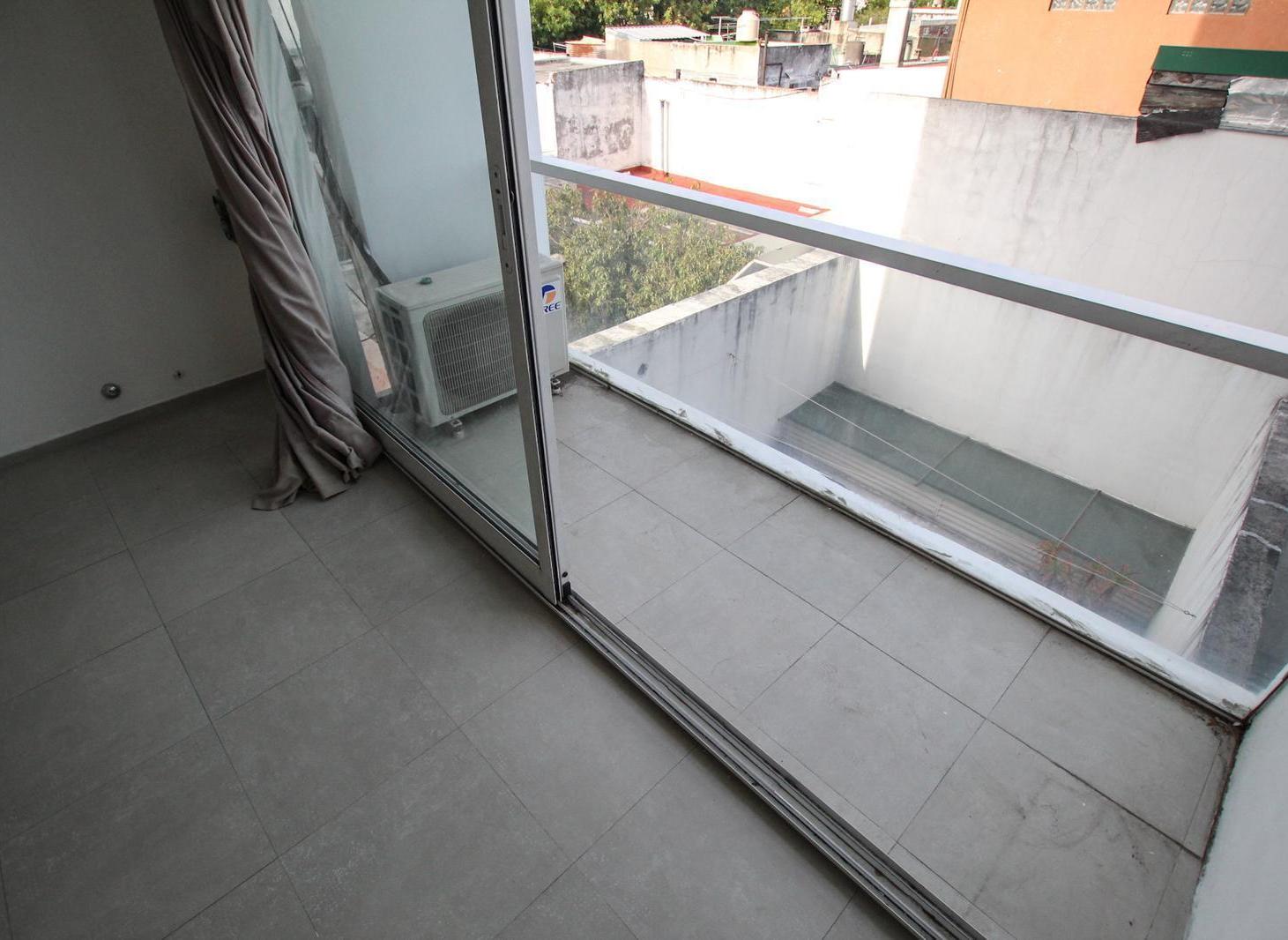 Foto de Monoambiente amplio , divisible con balcón en Agronomía, villa del, imagen 5