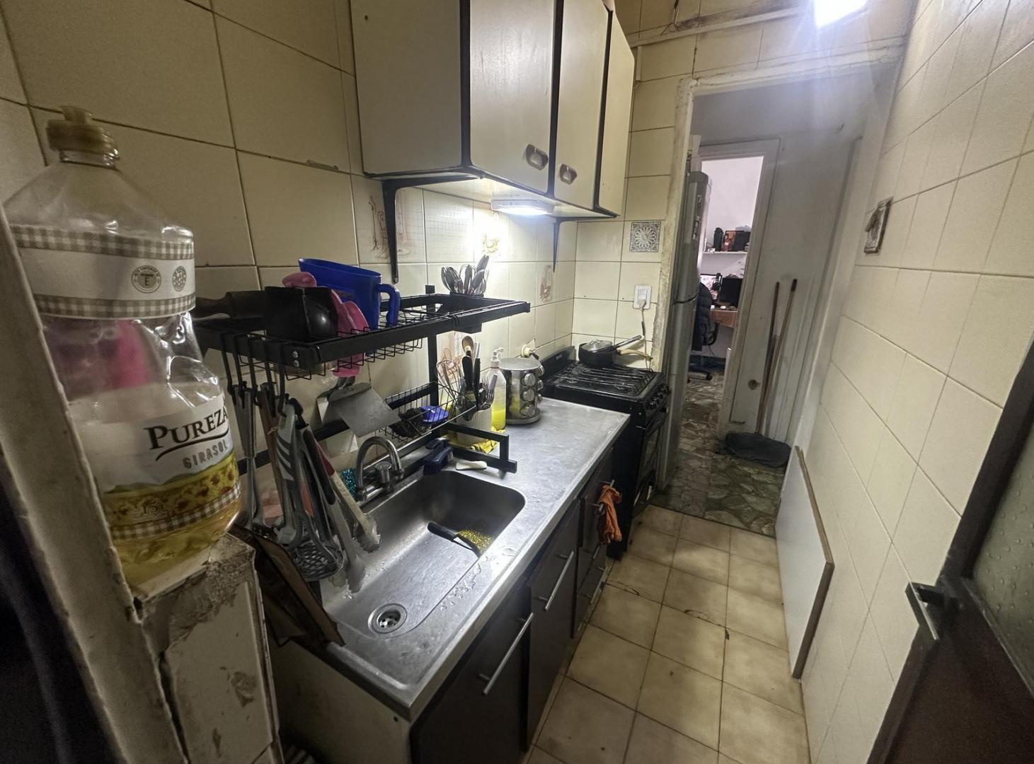 Foto de PH a refaccionar en venta en Flores 2 ambientes con patio - Oportunidad, imagen 3