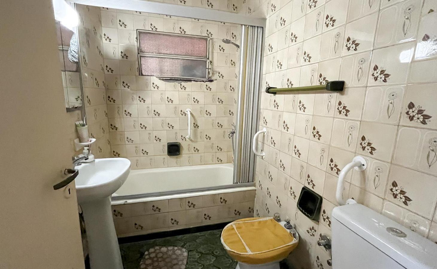 Foto de Casa en Venta de 5 ambientes con cochera, jardín y patio en los, imagen 5