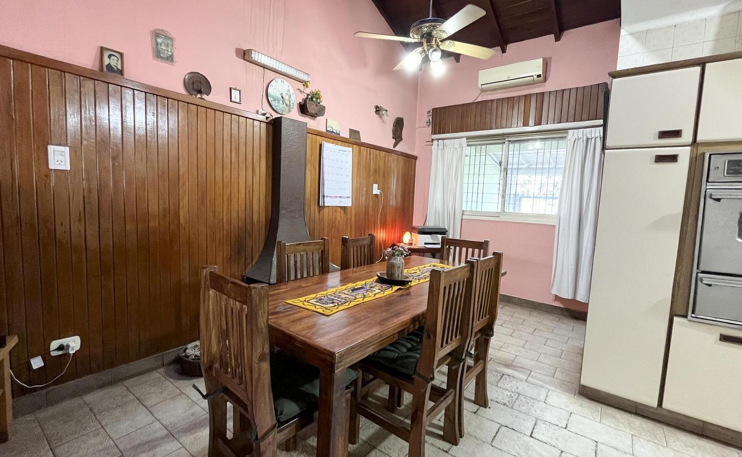 Foto de Casa en Venta de 5 ambientes con cochera, jardín y patio en los, imagen 1