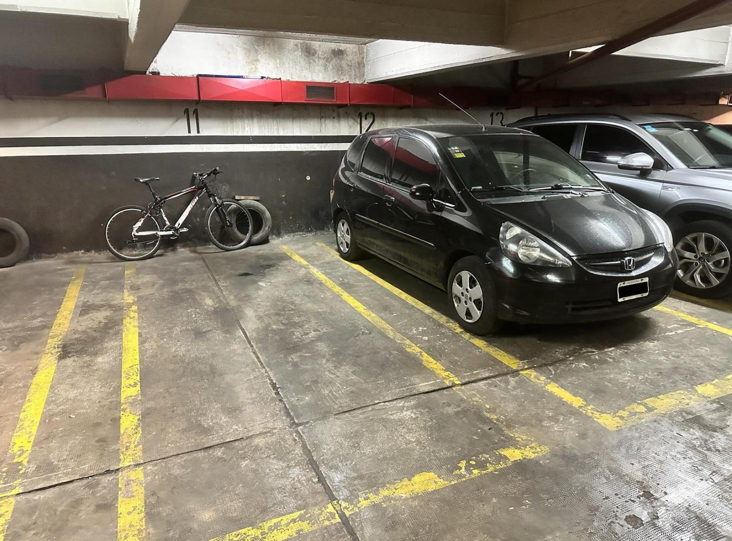 Foto de Cochera en venta , cubierta ,en el Botánico !!Sobre Av. Santa Fe, imagen 2