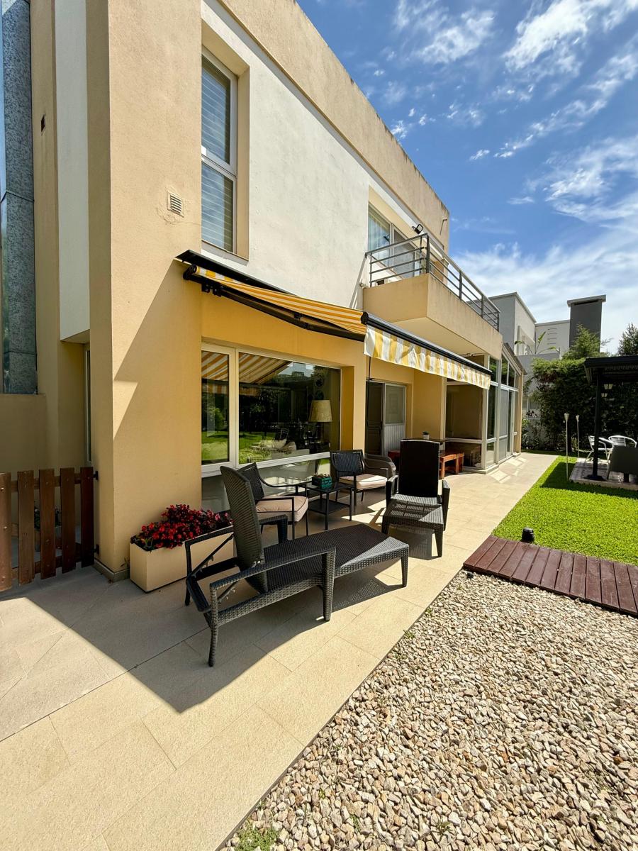 Imperdible Casa en Venta 6 Ambientes - Hudson en Barrio Las Acacias 2