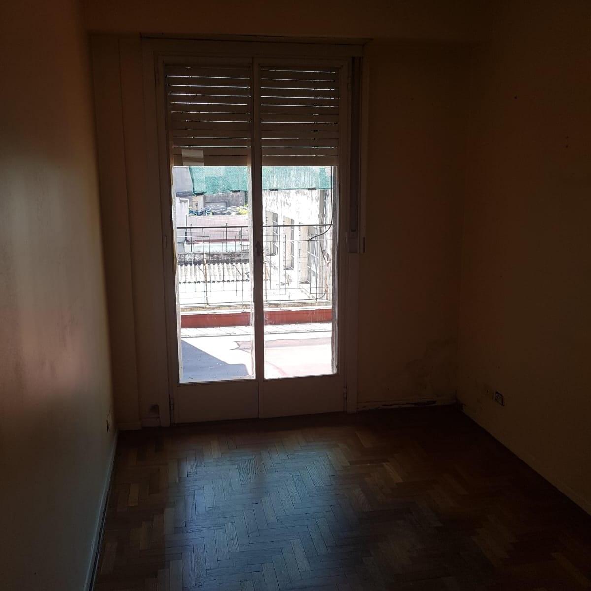 Venta PH a Refaccionar 4 Amb. 2 Baños Agrónomia 1