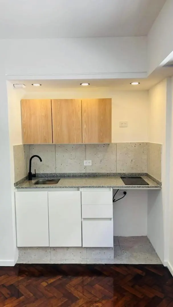 VENTA – MONOAMBIENTE AMPLIO Y LUMINOSO EN RECOLETA 4