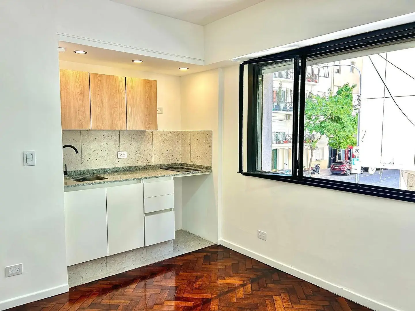 VENTA – MONOAMBIENTE AMPLIO Y LUMINOSO EN RECOLETA 5