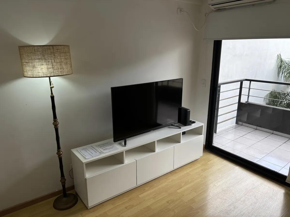 ALQUILER 2 AMBIENTES AMOBLADO CON PARRILLA Y PILETA | FLORES