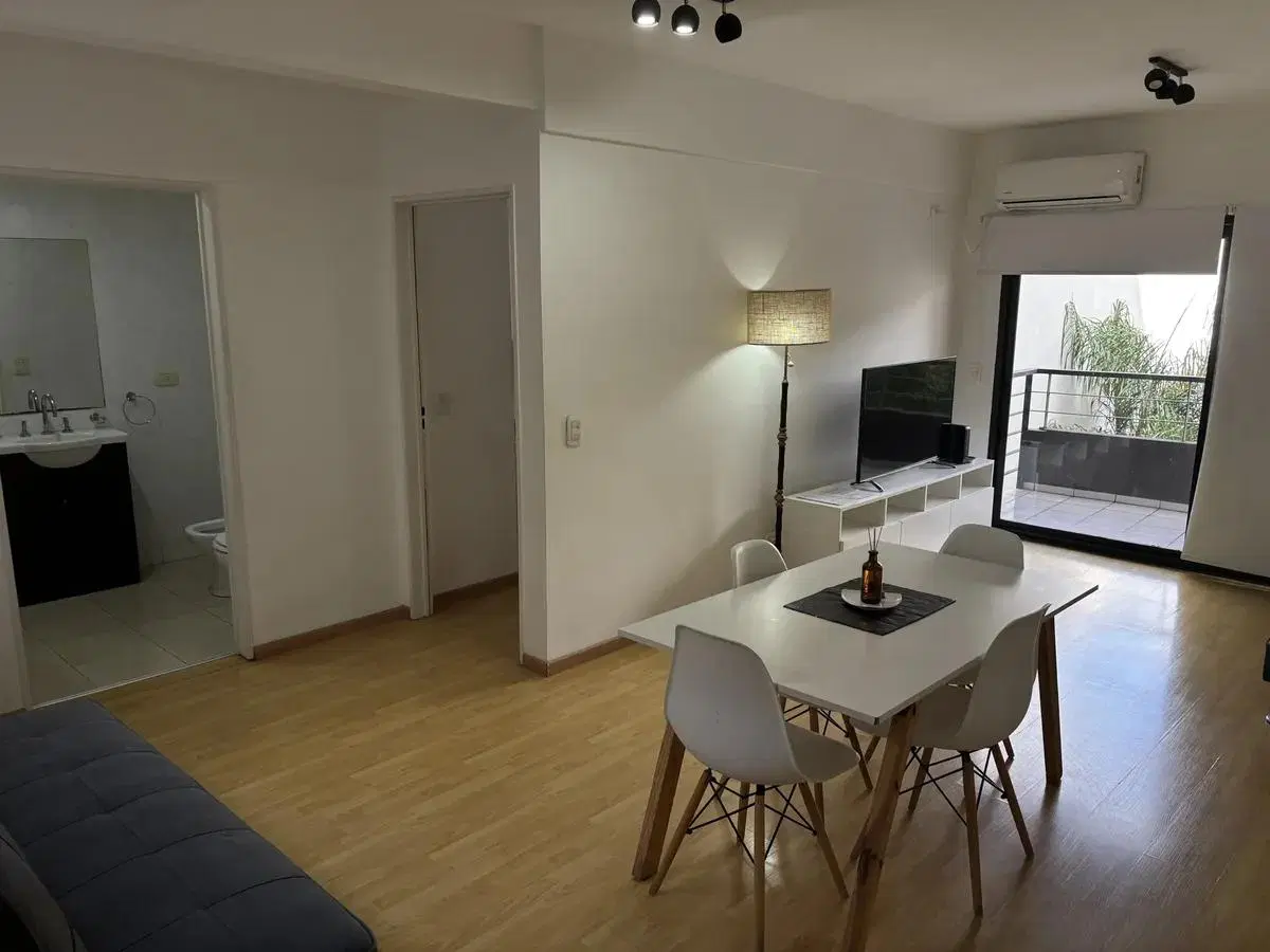 ALQUILER 2 AMBIENTES AMOBLADO CON PARRILLA Y PILETA | FLORES 3