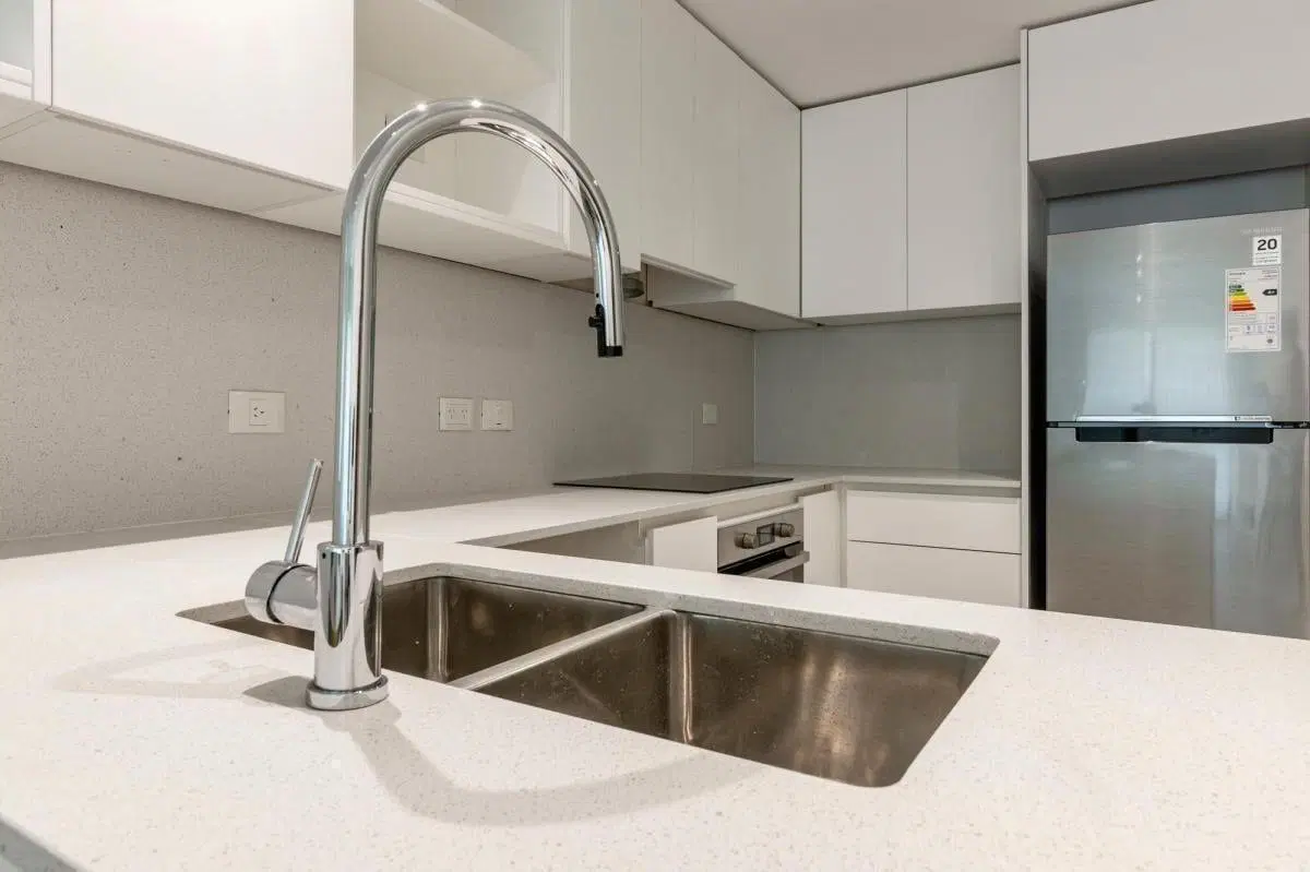 ALQUILER 3 AMBIENTES AMOBLADO CON COCHERA Y AMENITIES EN PAL 5