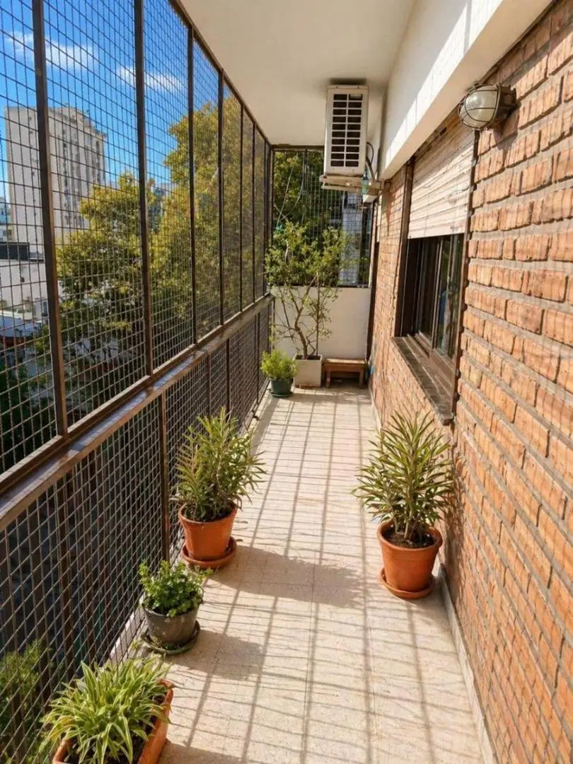 VENTA DEPARTAMENTO 4 AMBIENTES CON BALCÓN EN VILLA CRESPO 5