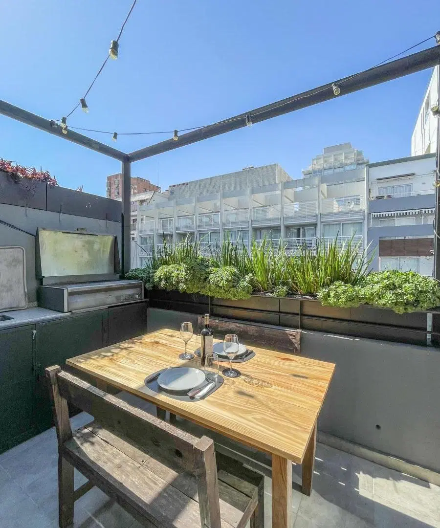 ALQUILER 2 AMBIENTES AMOBLADO CON PARRILLA Y BALCON EN LAS C 2