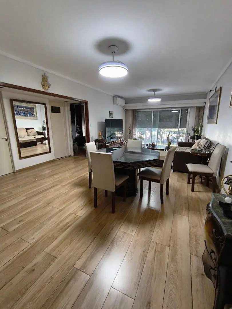 VENTA PISO 4 AMBIENTES CON BAULERA Y DEPENDENCIA - MONSERRAT 5