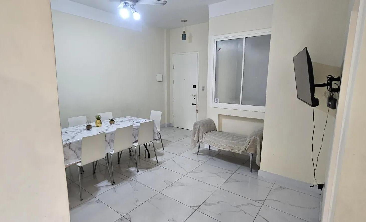 ALQUILER 4 AMBIENTES AMOBLADO CON BALCON EN BALVANERA