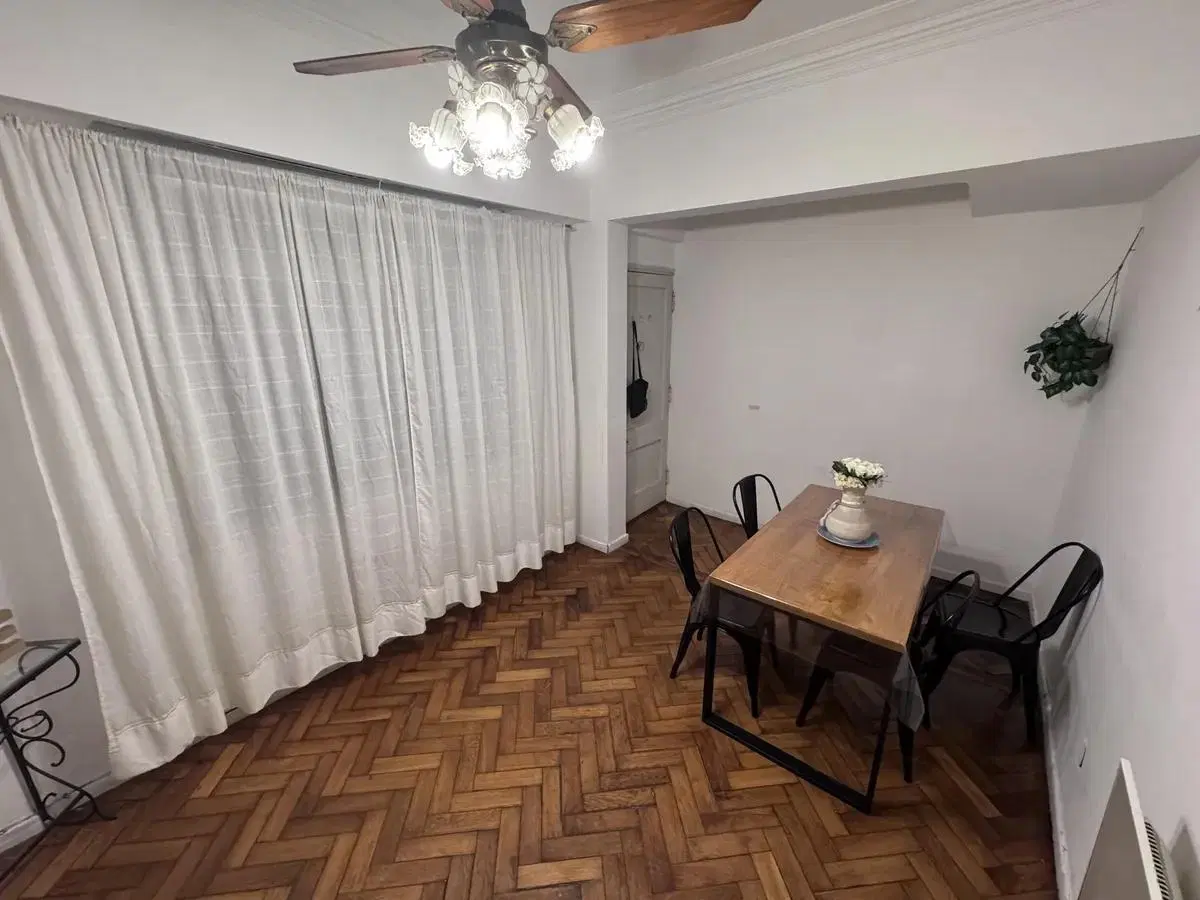 ALQUILER – 3 AMBIENTES AMOBLADO CON BALCON EN FLORES 2