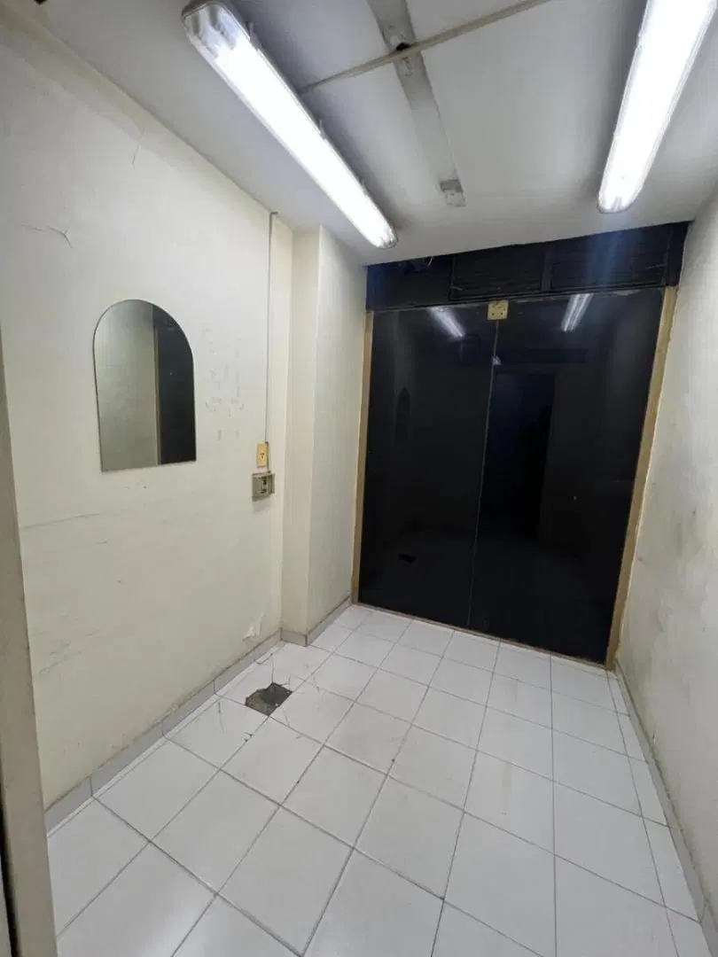 ALQUILER AMPLIO LOCAL COMERCIAL 2 AMBIENTES EN PALERMO 5