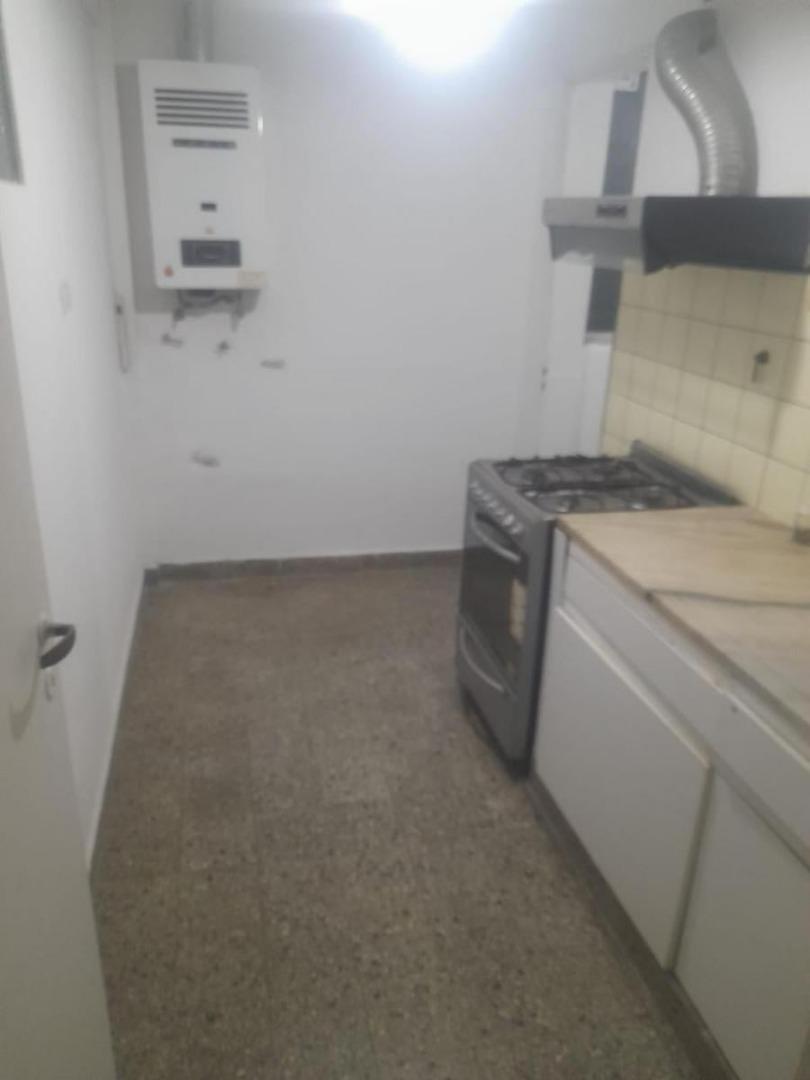Foto de VENTA DEPARTAMENTO 3 AMBIENTES CON BALCON Y TERRAZA– ALMAGRO, imagen 4