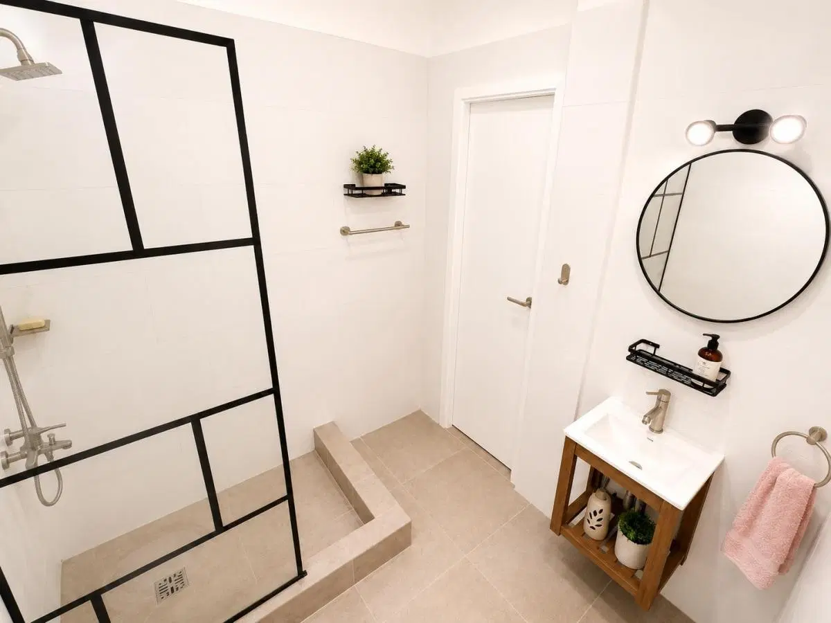 ALQUILER – 3 AMBIENTES AMOBLADO CON BALCON EN FLORES 4
