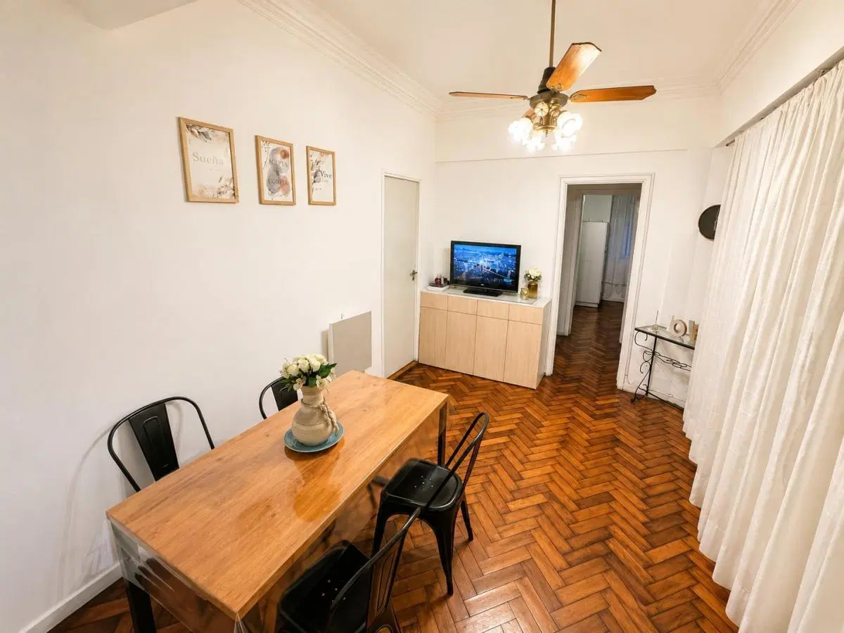 ALQUILER – 3 AMBIENTES AMOBLADO CON BALCON EN FLORES 3