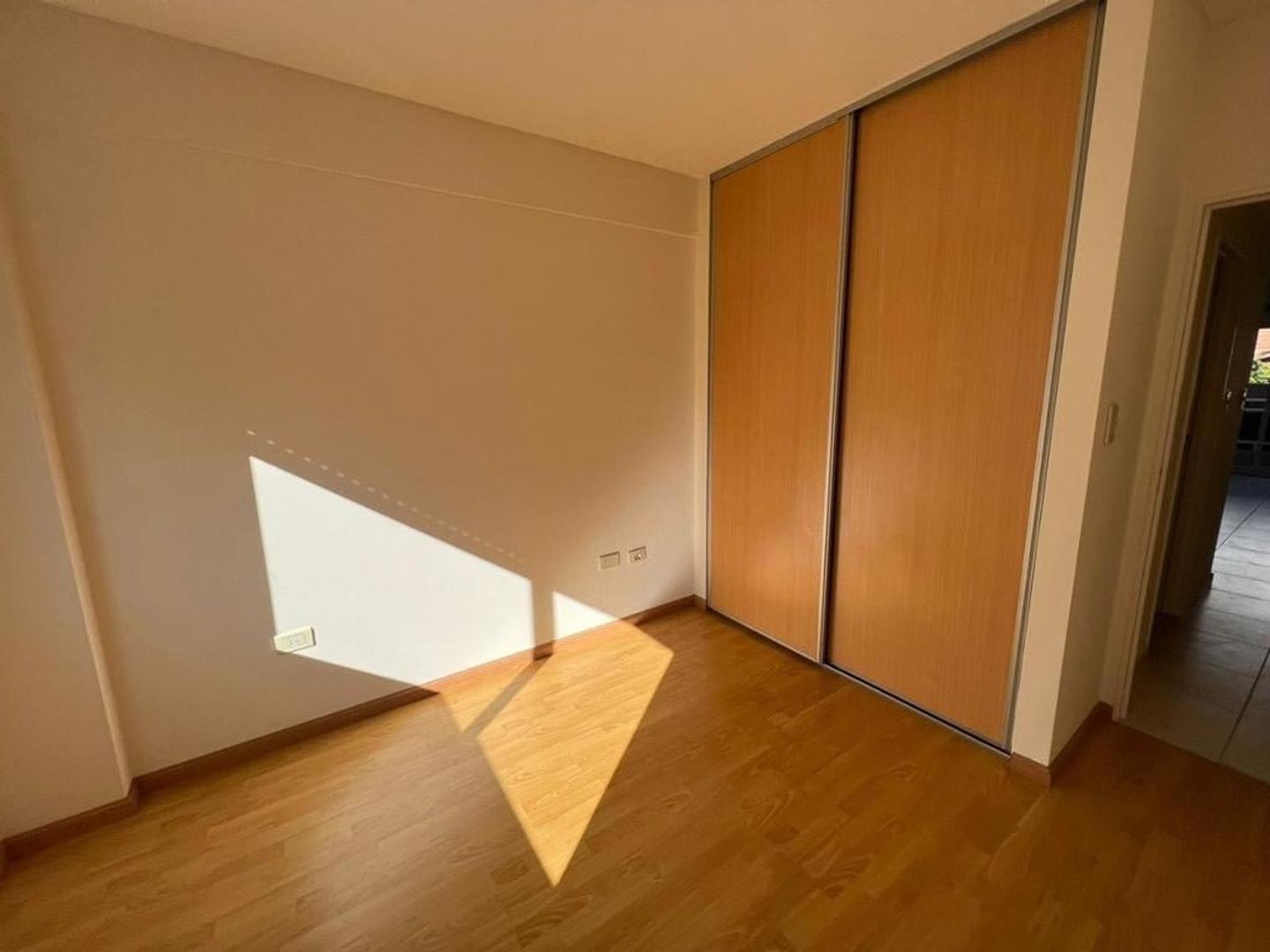 ALQUILER SEMIPISO 2 AMBIENTES CON BALCON, LAVADERO–CABALLITO