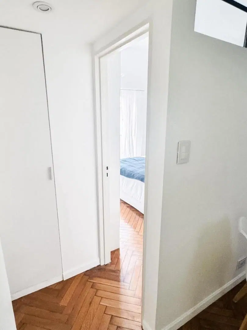 VENTA LUMINOSO DEPARTAMENTO 2 AMBIENTES CON BALCON– RECOLETA 4