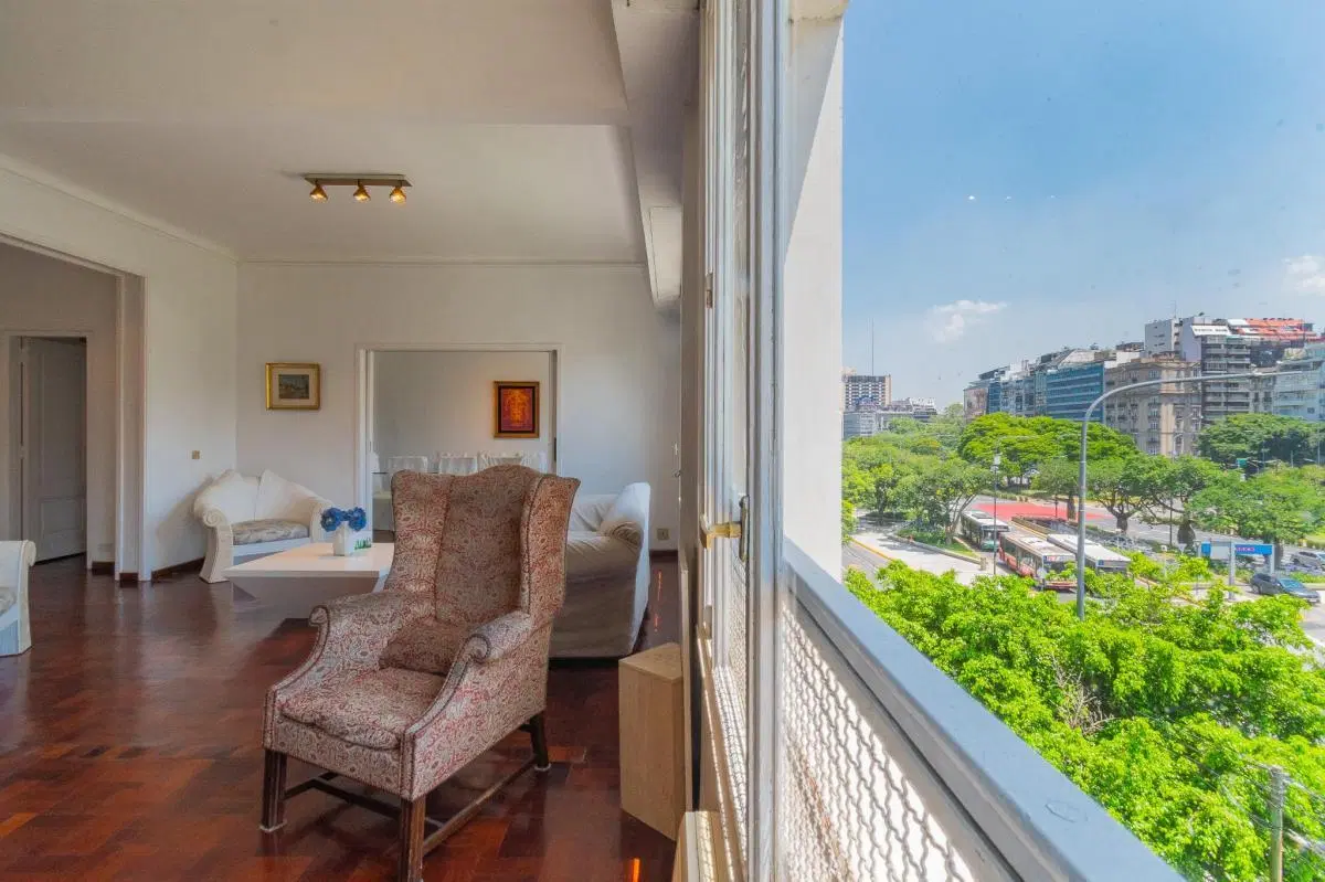 ALQUILER PISO 6 AMBIENTES AMOBLADO CON PATIO PRIVADO -RETIRO 2