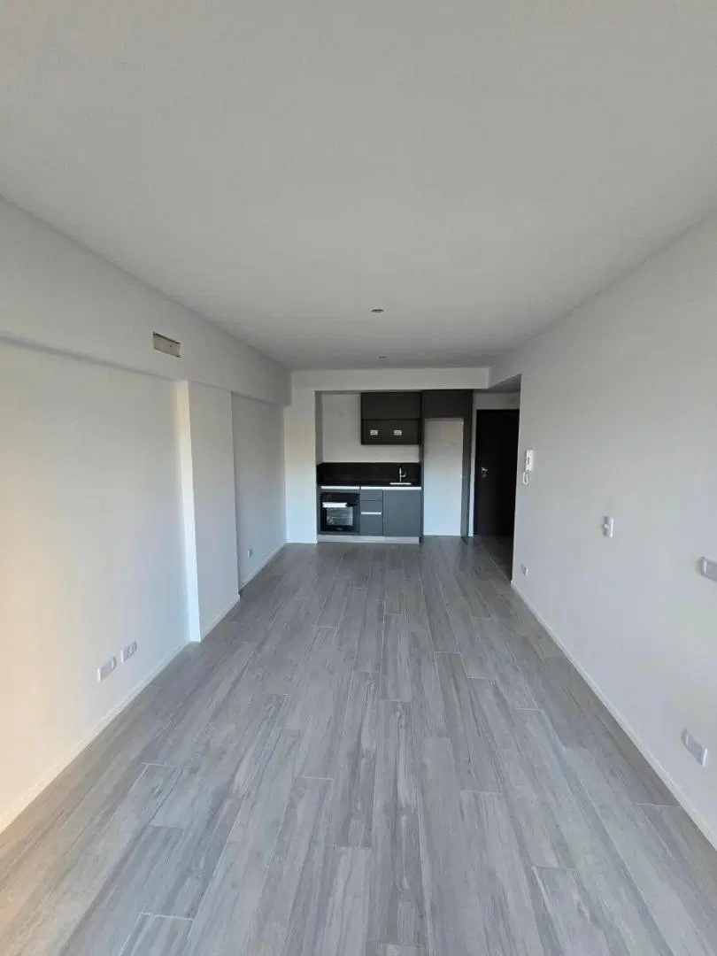 VENTA MONOAMBIENTE AMPLIO Y LUMINOSO CON BALCON – COGHLAN 3