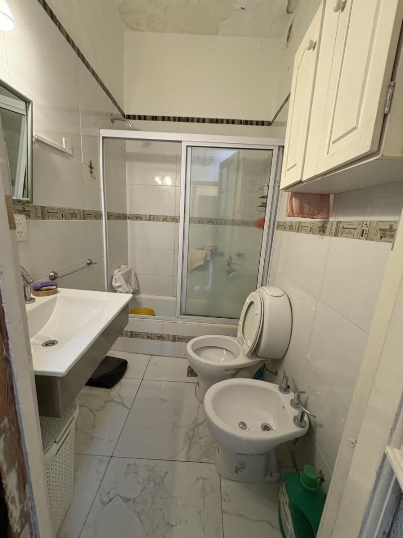 Foto de VENTA AMPLIO PH 3 AMBIENTES CON PATIO Y LAVADERO EN ALMAGRO, imagen 2