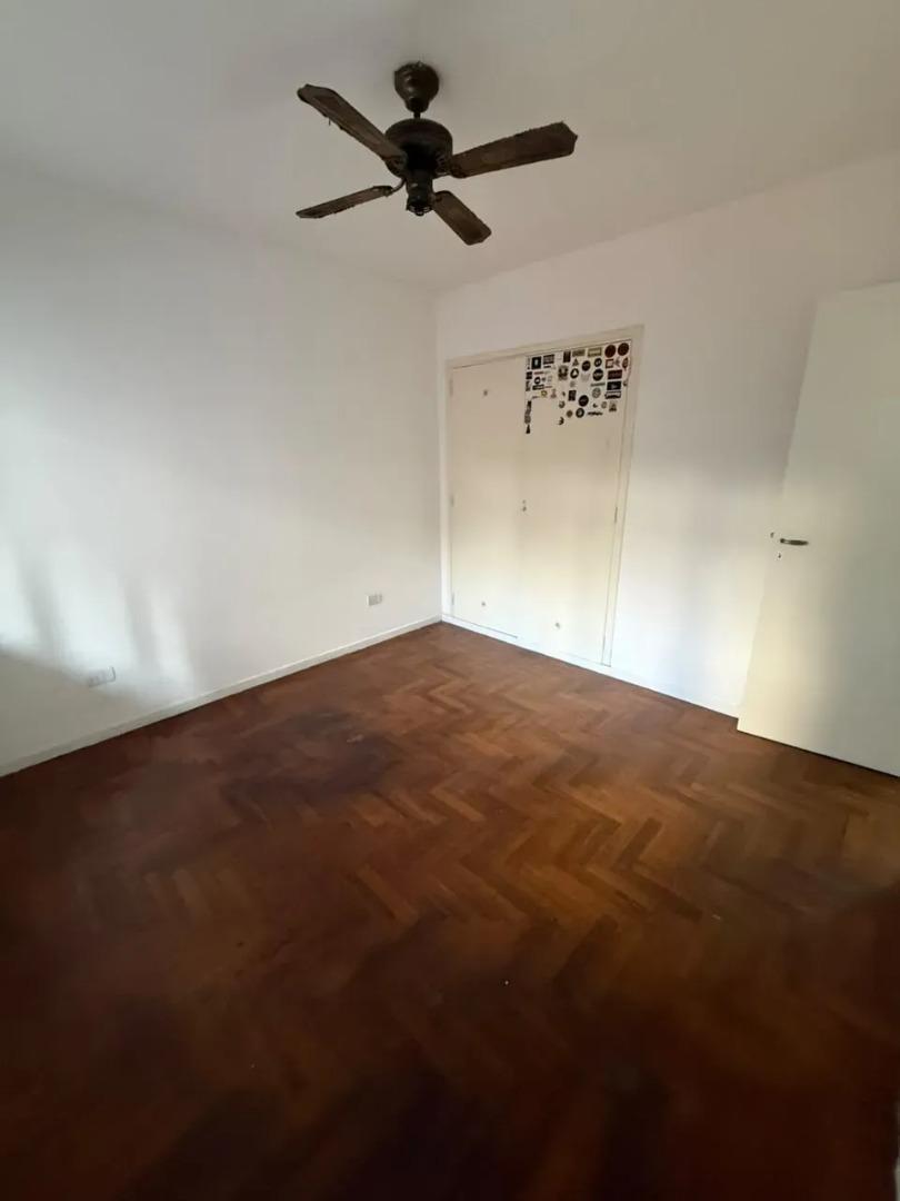 Foto de VENTA DEPARTAMENTO 3 AMB CON BALCON 1 PISO POR ESCALERA, imagen 1