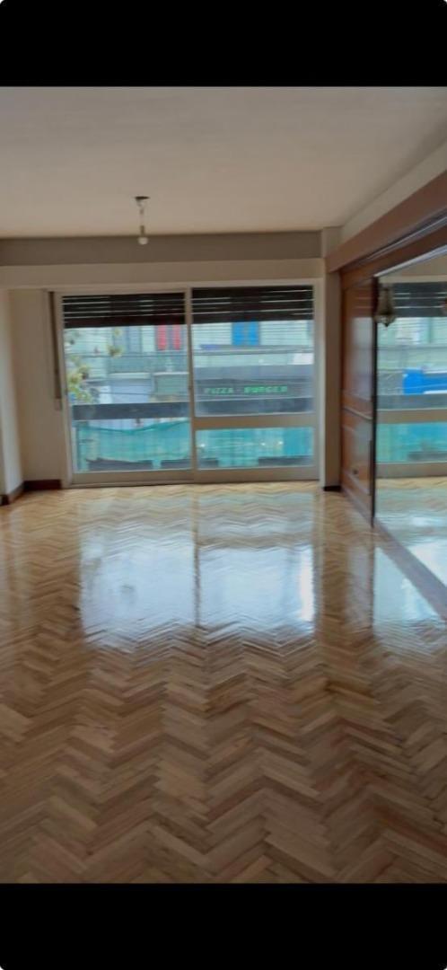 Foto de VENTA LUMINOSO DPTO 5 AMBIENTES CON COCHERA EN VILLA CRESPO, imagen 5
