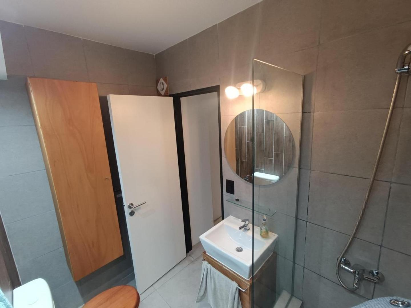 Foto de VENTA DEPARTAMENTO 2 AMBIENTES CON BALCON – ALMAGRO, imagen 5