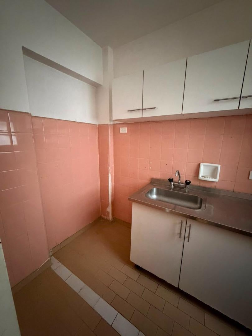 Foto de DEPARTAMENTO 2 AMBIENTES EN VENTA ALMAGRO OPORTUNIDAD, imagen 1