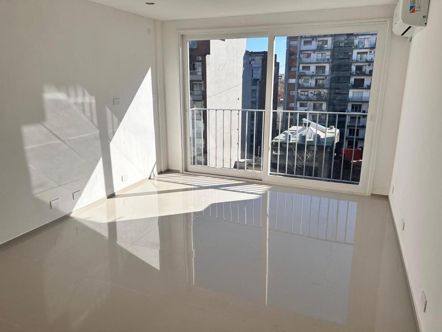 Foto de VENTA 3 AMBIENTES RECICLADO CON BAULERA Y TERRAZA EN PALERMO, imagen 1