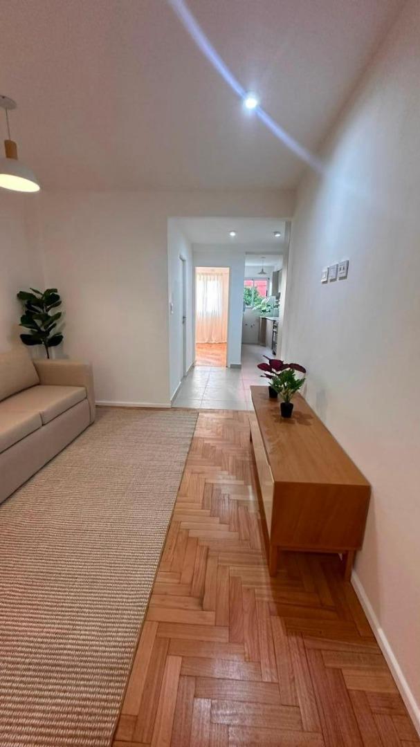 Foto de VENTA 2 AMBIENTES RECICLADO 1 PISO POR ESCALERA, imagen 3