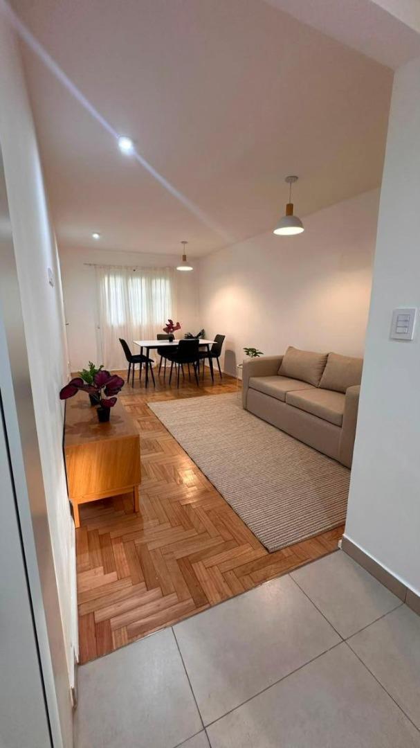 Foto de VENTA 2 AMBIENTES RECICLADO 1 PISO POR ESCALERA, imagen 1