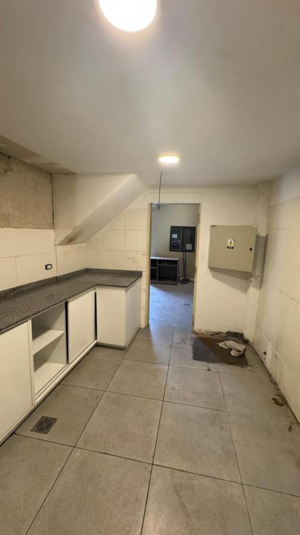 Foto de alquiler local comercial frente plaza clemente en palermo, imagen 1